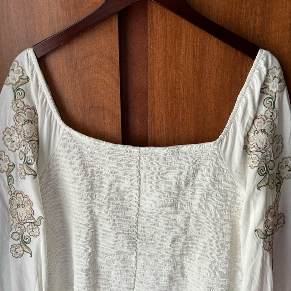 • NWT! [Lucky Brand] Ruched Embroidered Top • - Picture 8 of 12